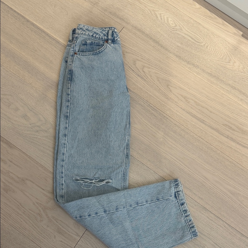 Dynamite Classic Light Blue Women's Jeans - Picture 3 of 4